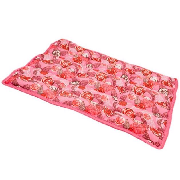 Kylmatta i den nya färgen ROSES super vacker