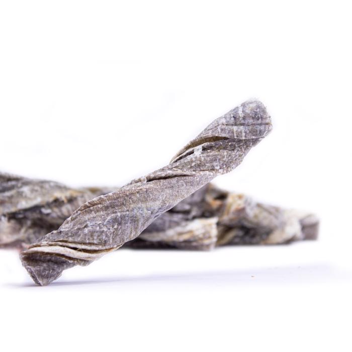 Snackit torskskinn vridet hundsnack hälsosam omega